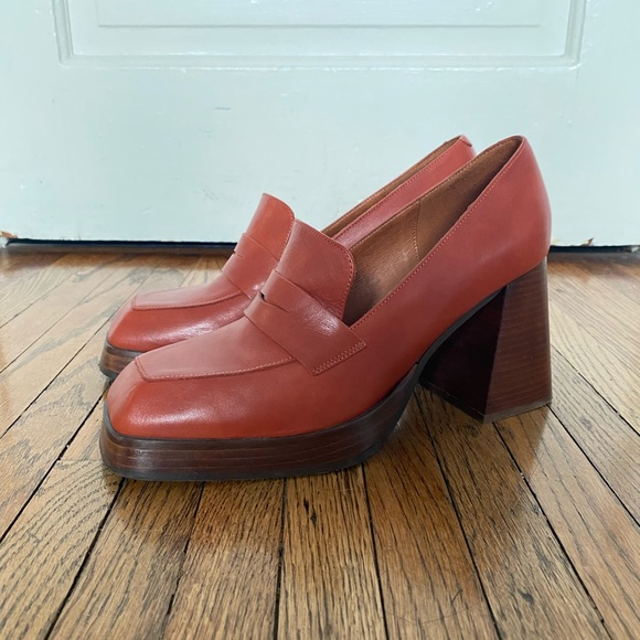 Intentionally Blank MOORE Crimson - Picture 1 of 4